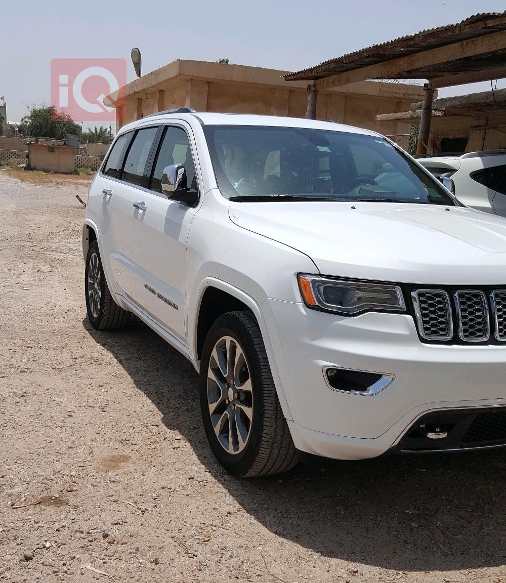 جیپ گراند شیرۆکی